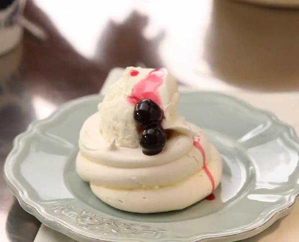 Pavlova with Amarena Fabbri