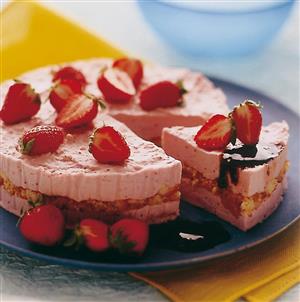 Iced cake with strawberries